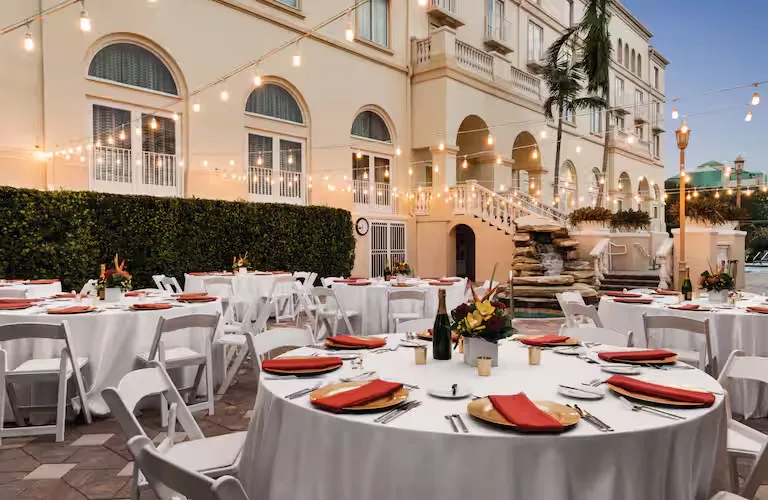 NaplesPoolsideDining